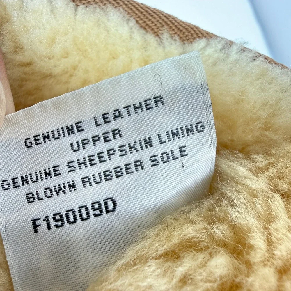 UGG Australia Classic Short Boots 5825 Chestnut Suede Shearling Winter Cozy Sz 7